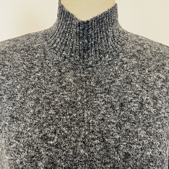 Elie Tahari Dark Gray Oversized Sweater Mock Turtleneck in Women’s Small - Picture 5 of 10